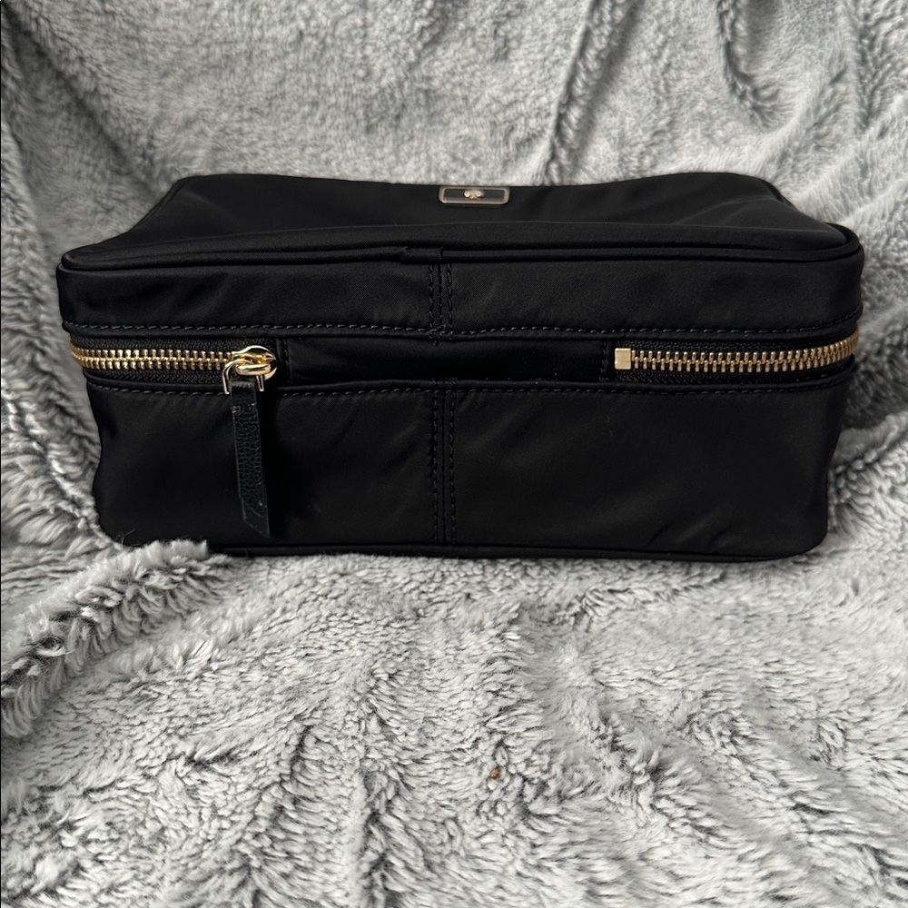 Kate Spade Toiletry Cosmetic Travel Bag - Picture 4 of 16